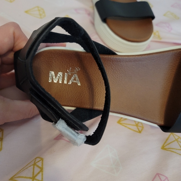 NWT MIA Kids Ellen Platform Sandals 5Y - Picture 3 of 7